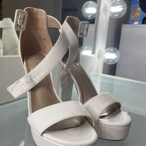 Women’s 6in white high heels - Picture 3 of 5